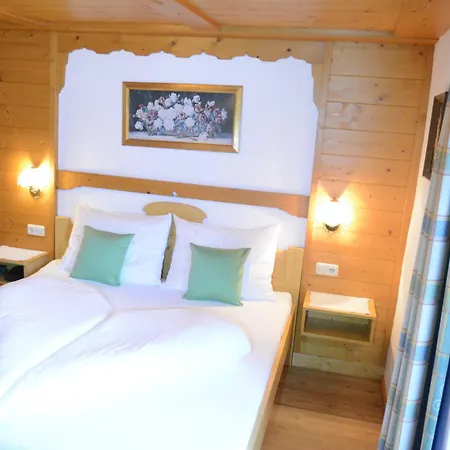 Alpenblick Apartment *